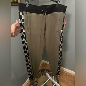 NWT Men’s Large True Religion green sweats